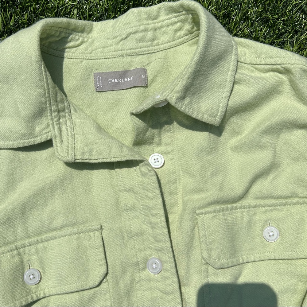 Everlane green button down shirt size Medium - Picture 4 of 5
